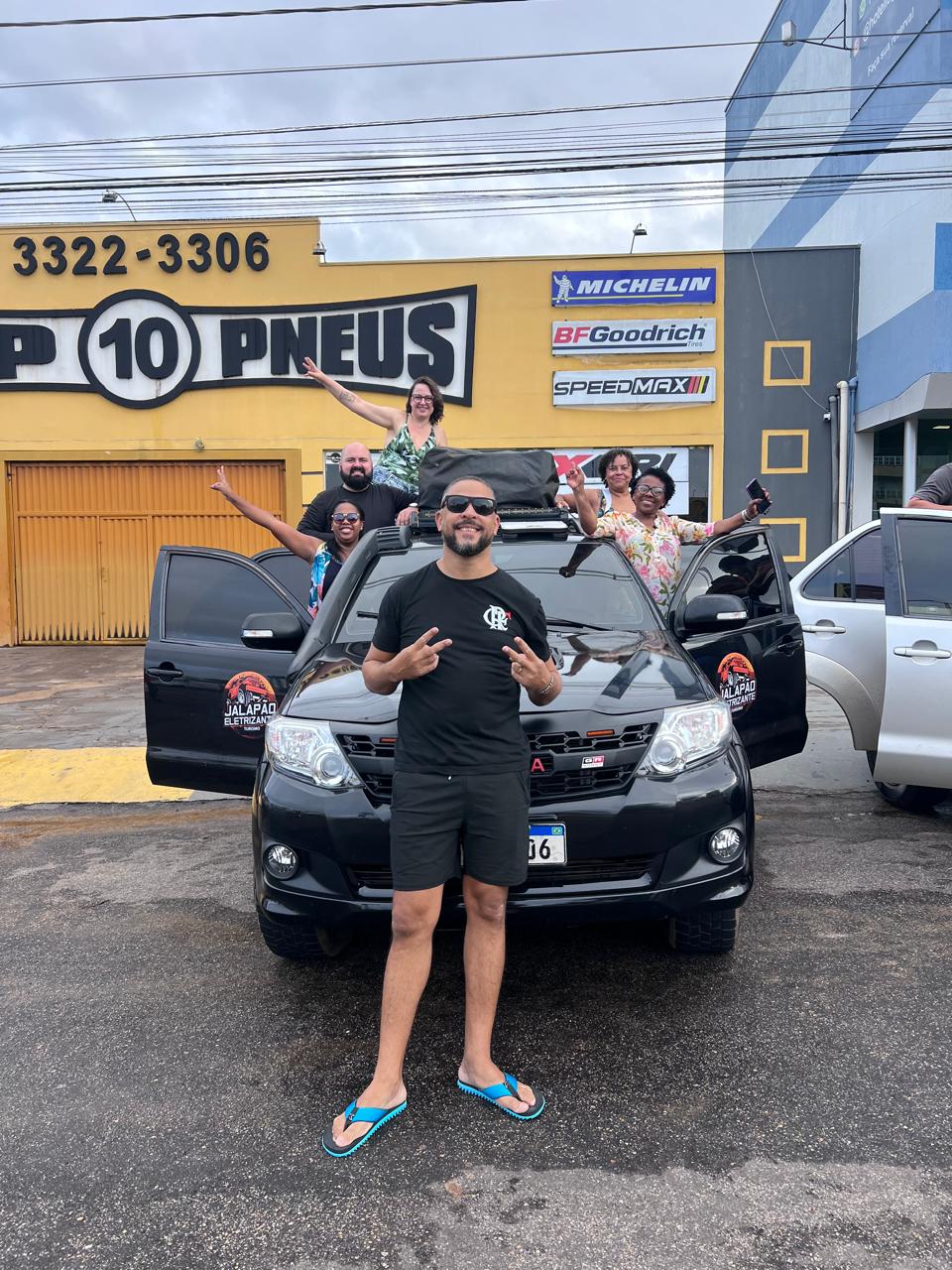 Saída do grupo com as 4x4 prontas para a expedição